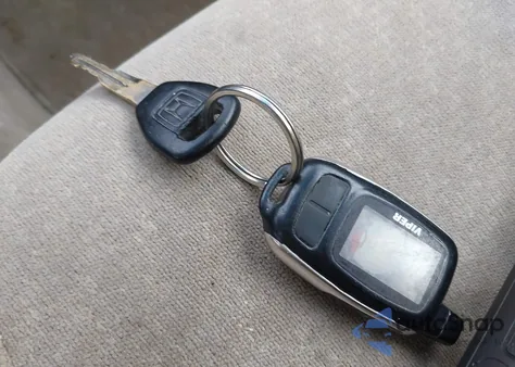 2002 Honda Accord 2.3 Se from USA, damaged, VIN 1HGCG56702A107610